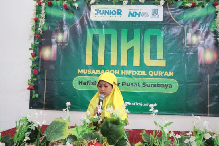 Peserta MHQ Hafizh Junior sedang melantunkan hafalan Al Quran